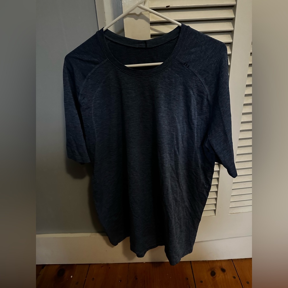 Lulu lemon shirt